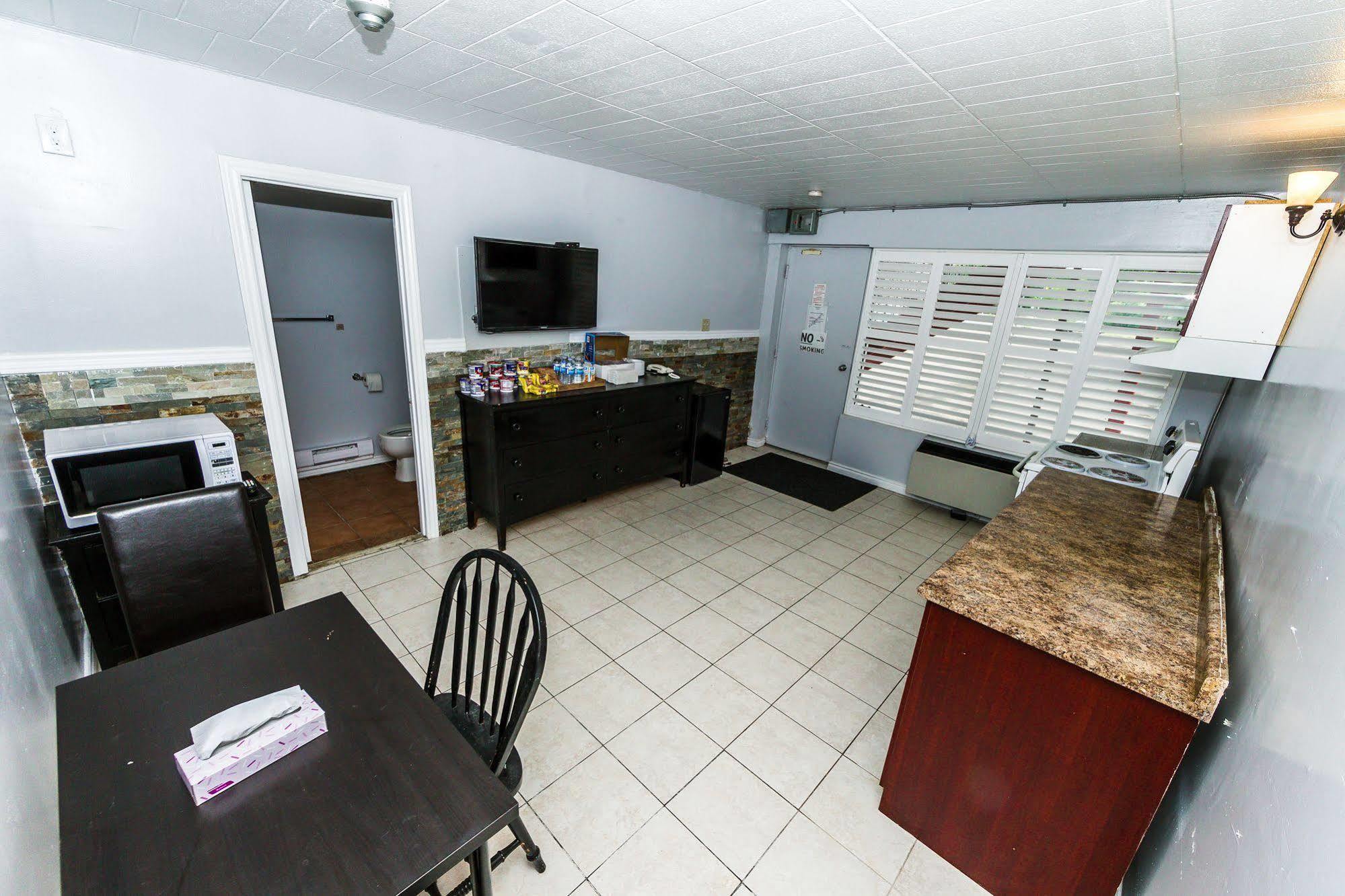 New Plaza Motel Toronto Dış mekan fotoğraf