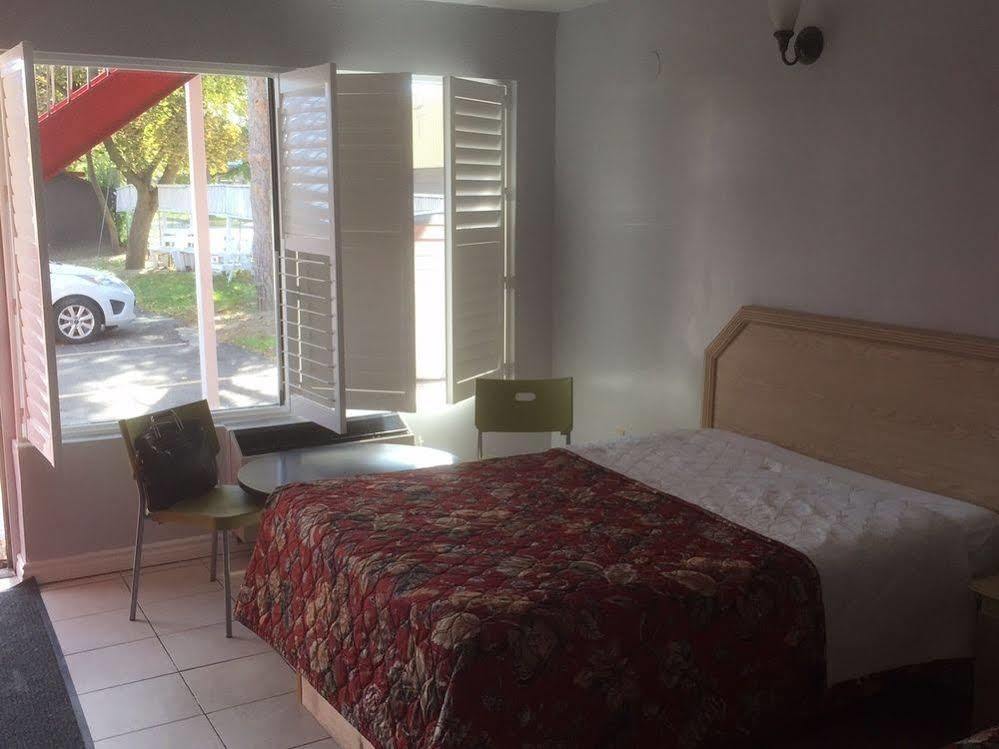New Plaza Motel Toronto Dış mekan fotoğraf